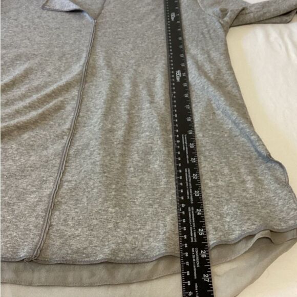 Lola & Sophie Sweater Shirt Women’s Size Medium Color Gray Long Sleeve V Neck - Picture 6 of 10